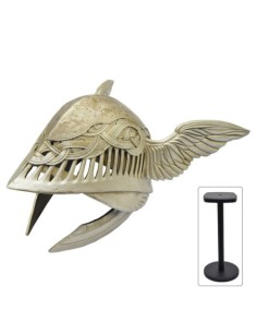 Casco ornamental inspirado en Malenia (Winged Helm) de Elden Ring con peana de madera